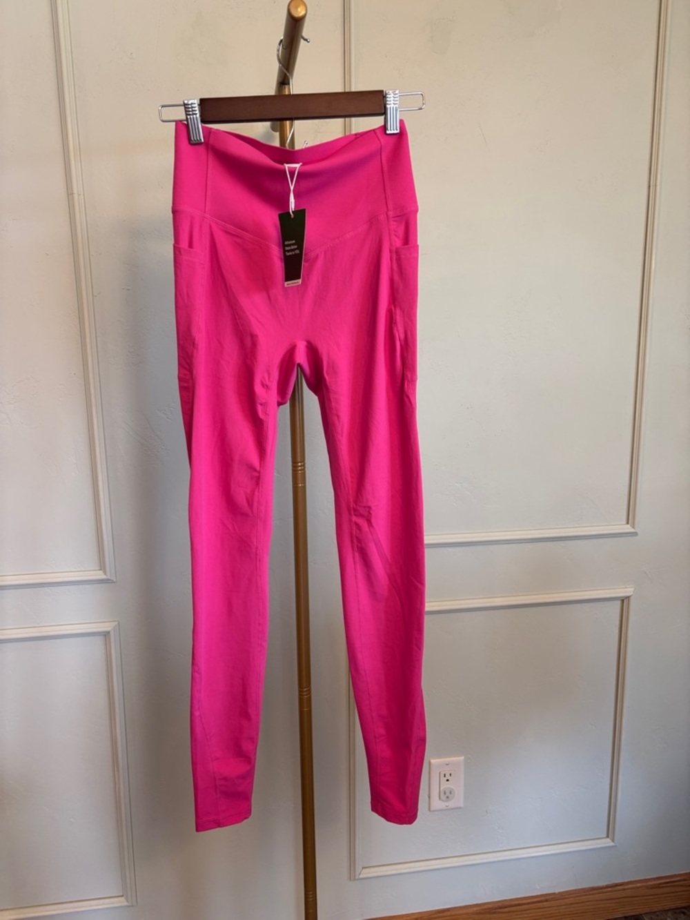 Halara Leggings High-Waist, Tummy Control — Viral pink MSRP $42